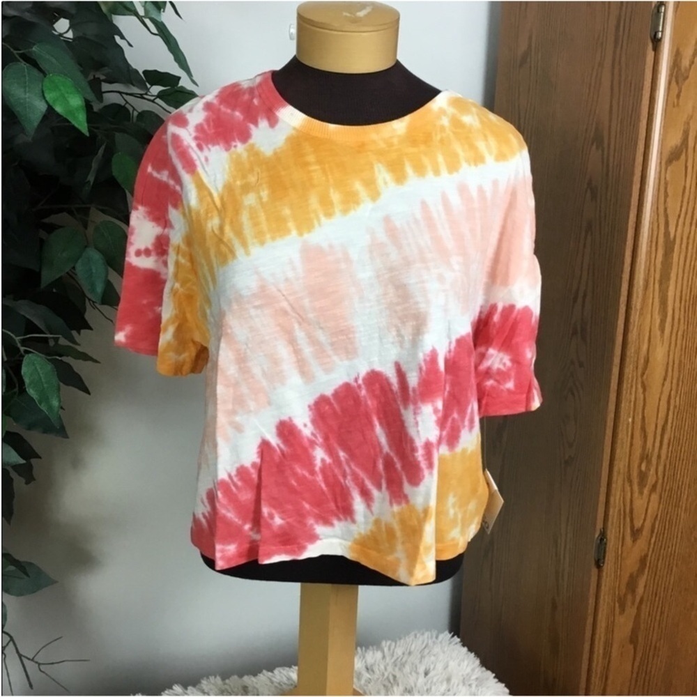 SO cropped short sleeve tee Woman’s Juniors XXL pink orange and red